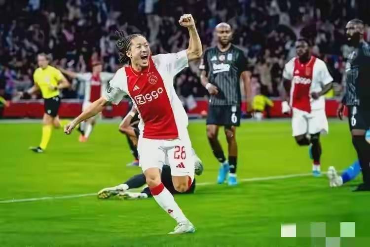 阿贾克斯签约荷兰国脚,强化阵容深度的简单介绍