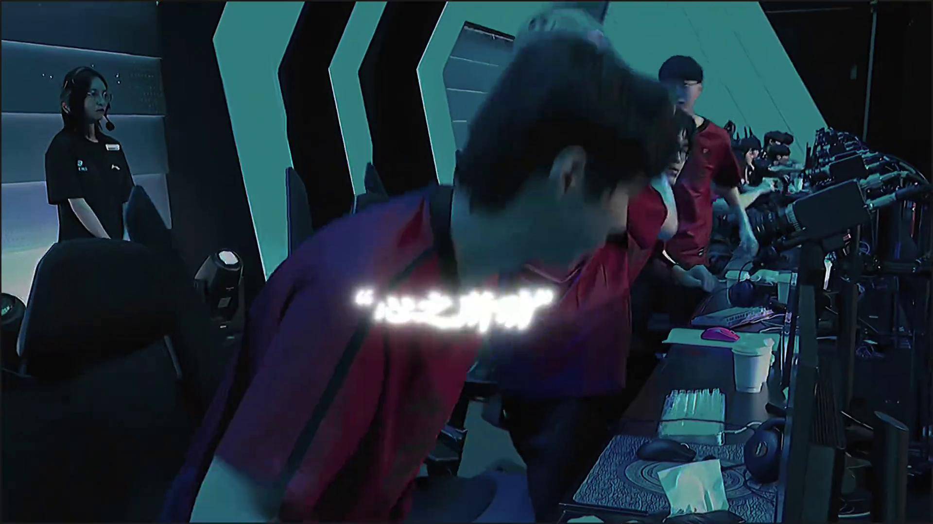 Rookie爆冷击败FPX，比分优势明显引爆全场！