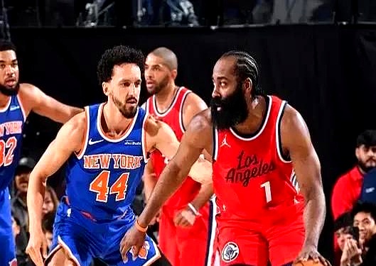 巴塞罗那教练压力巨大！，哈登遭遇十二持续失利观众掌声雷动(巴塞罗那绝杀)