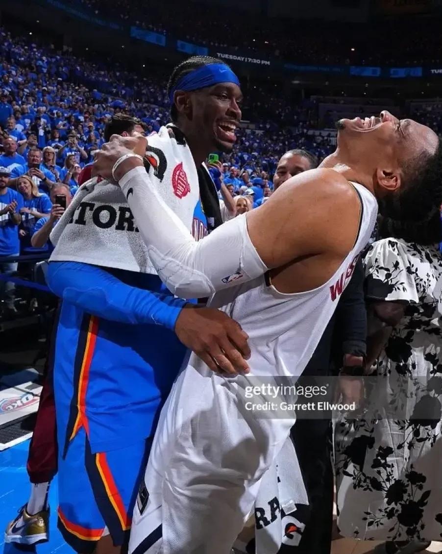  俄克拉荷马雷霆主题曲 